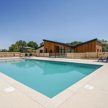 N°4, Piscine Commune, 1 *