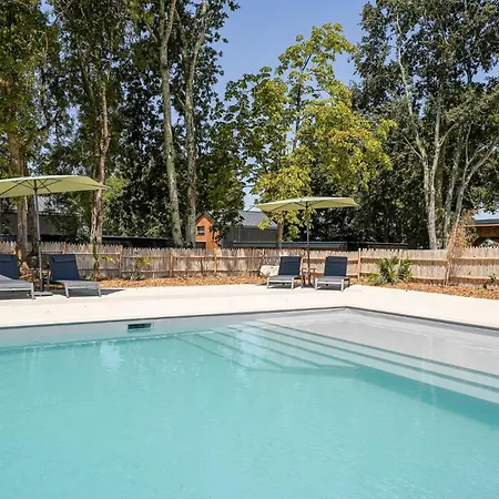 N°4, Piscine Commune, 1 Nesmy